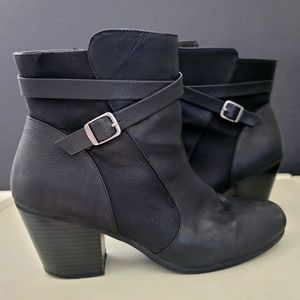 Aerosoles A2 Heel Rest Ankle Boot